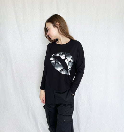 Essential LS Tee - Bold Lip Art